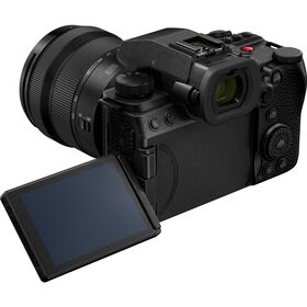 Panasonic Lumix DC-S5 II X Kit + 3,5-5,6/20-60 — 2599€ Photo Emporiki