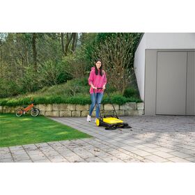 Kärcher S 4 Twin Sweeper — 169€ Photo Emporiki